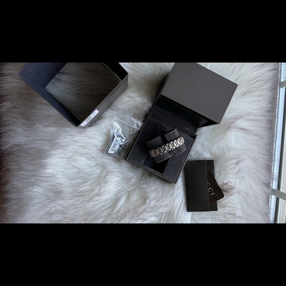 Gucci Women’s Watch- NEW - Picture 4 of 6